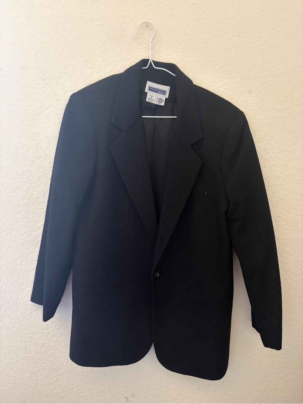 100% Wool Men's Black Single-Breasted Blazer by Prophecy